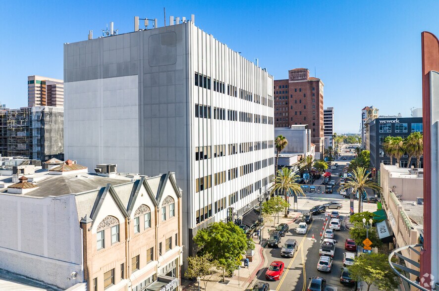 200 Pine Ave, Long Beach, CA à louer - Photo du bâtiment - Image 3 de 12
