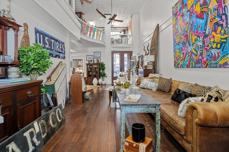 117 E Lufkin Ave, Lufkin, TX à vendre - Photo du bâtiment - Image 3 de 23