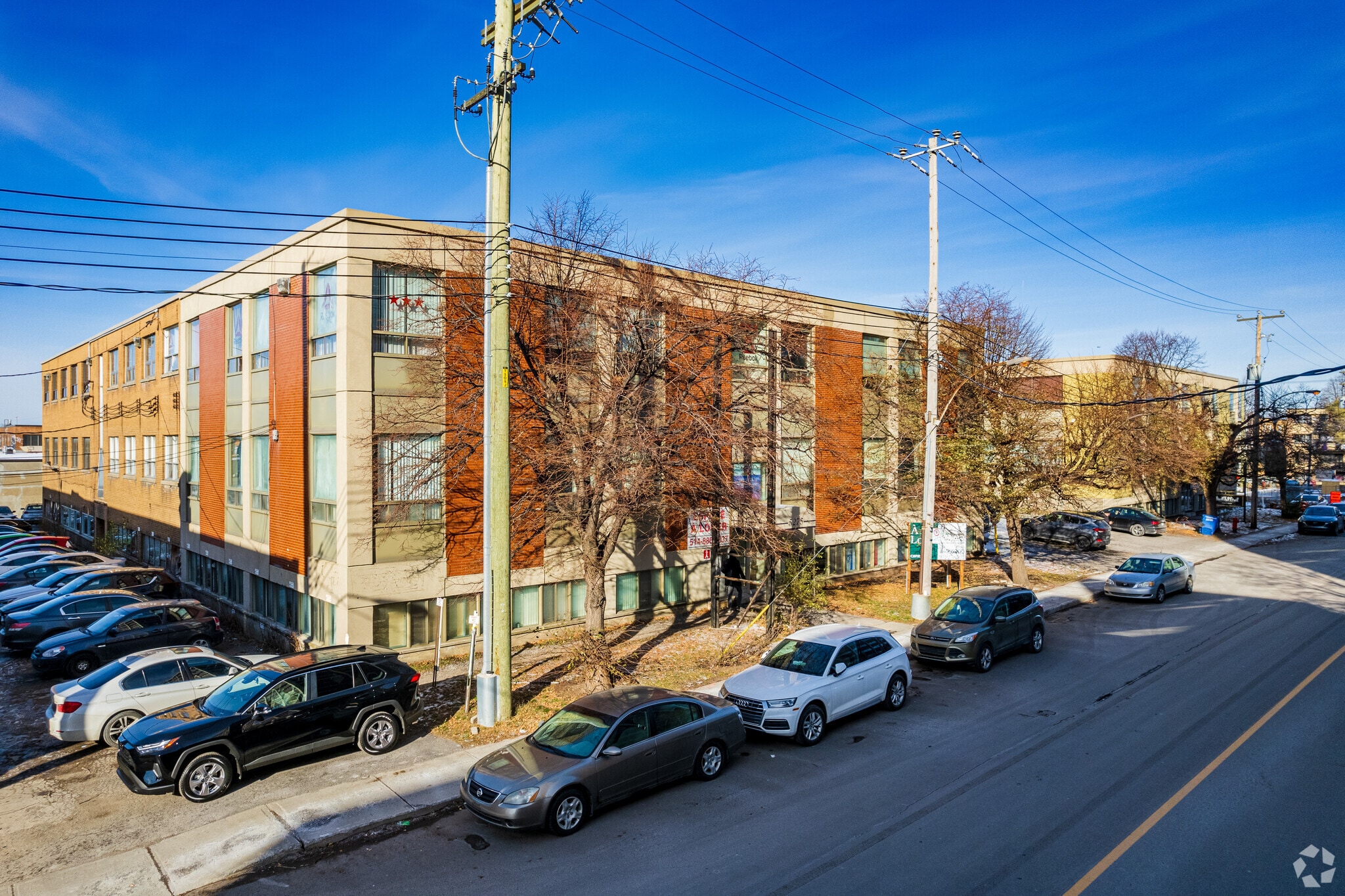 5255-5275 Rue Ferrier, Montréal, QC for sale Primary Photo- Image 1 of 1
