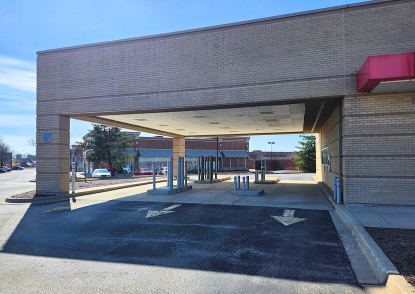 899 N Randall Rd, Batavia, IL for lease - Building Photo - Image 3 of 7