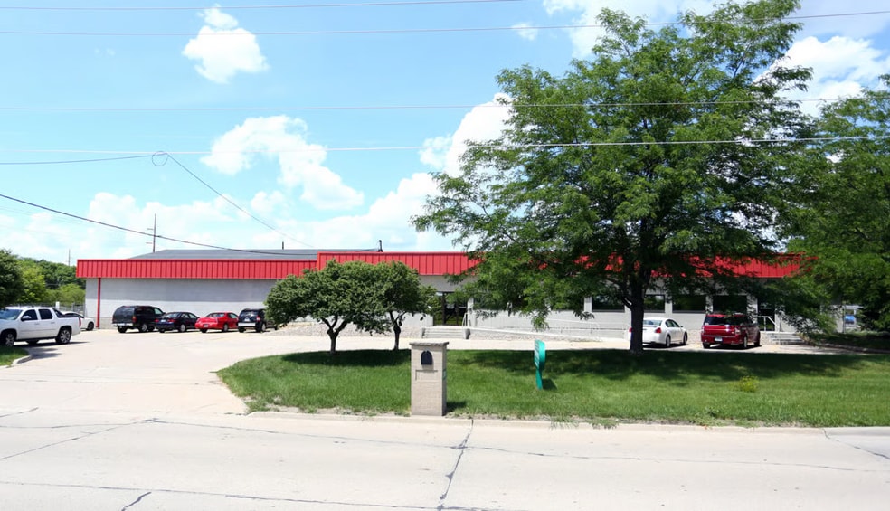 1014 SE Lorenz Dr, Ankeny, IA for lease - Building Photo - Image 1 of 10