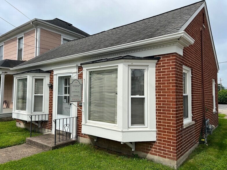 109 S Main St, Bethel, OH à louer - Photo du bâtiment - Image 2 de 18