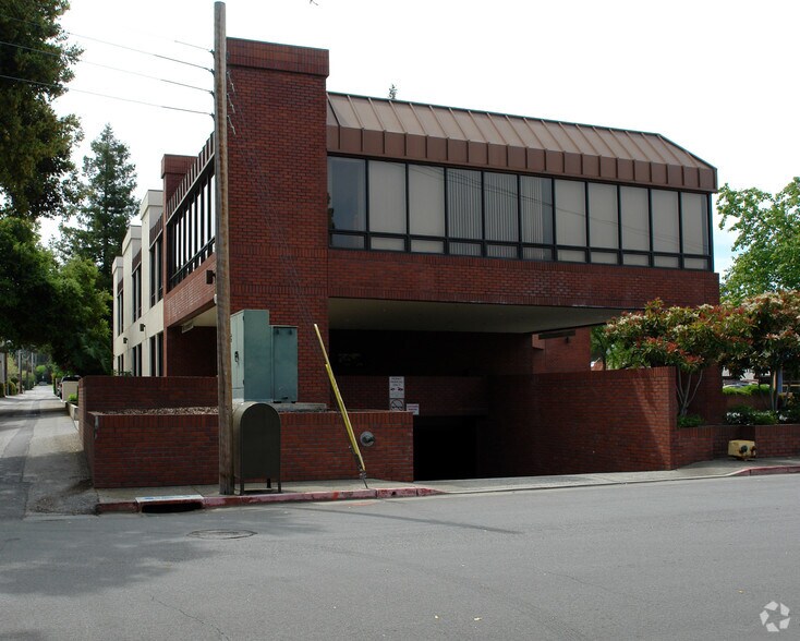419 S San Antonio Rd, Los Altos, CA à louer - Photo du bâtiment - Image 2 de 3