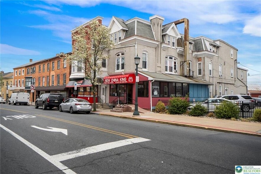 164-168 W Main St, Kutztown, PA for sale - Building Photo - Image 2 of 3