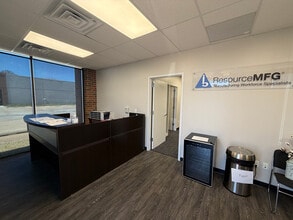 9515 E 51st St, Tulsa, OK for lease Interior Photo- Image 2 of 4