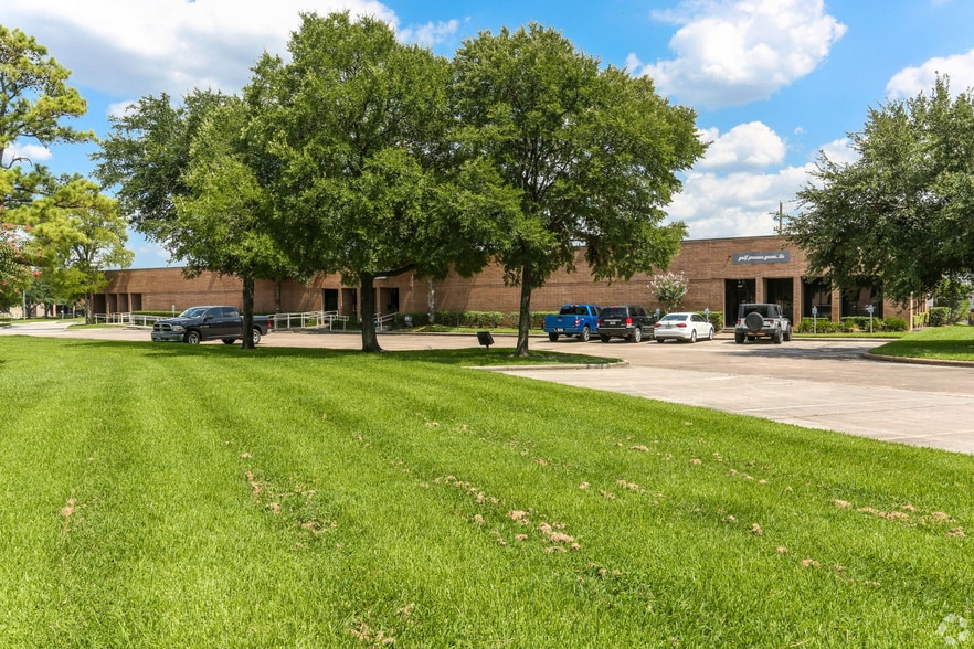 15403 Vantage Pky E, Houston, TX for lease - Building Photo - Image 3 of 11