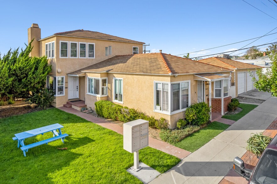 1558 Ebers St, San Diego, CA à vendre - Photo du bâtiment - Image 2 de 38