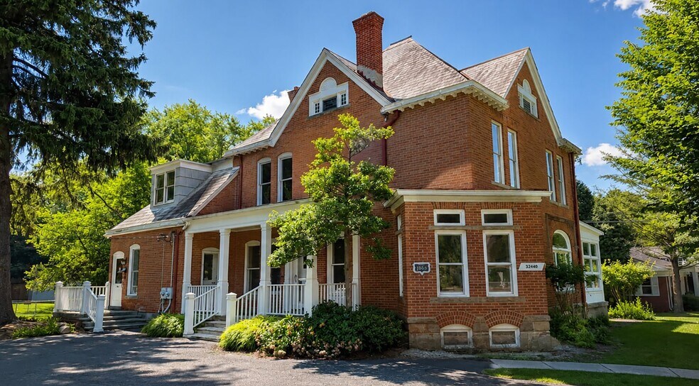 32440 Franklin Rd, Franklin, MI à louer - Photo du bâtiment - Image 2 de 16