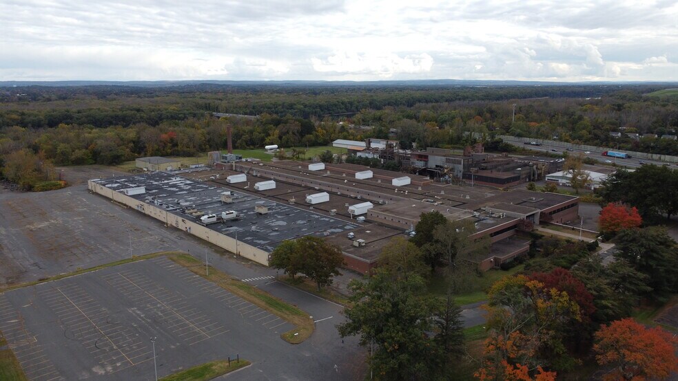 92 Deerfield Rd, Windsor, CT à louer - Aérien - Image 3 de 11