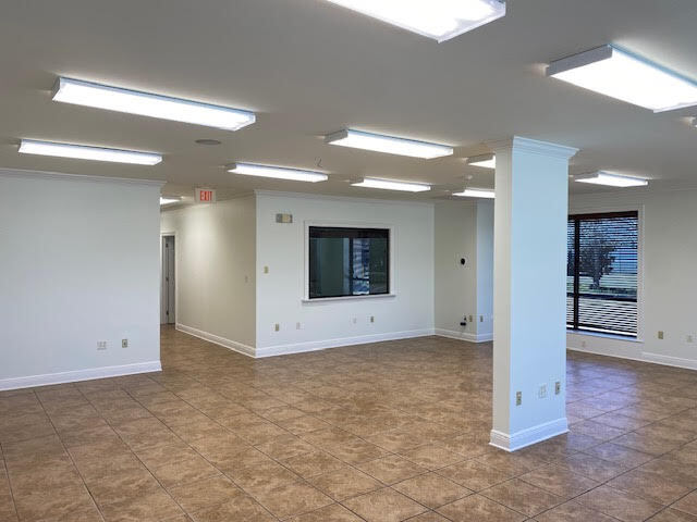 600 Deer Cross Ct E, Madisonville, LA à vendre - Photo du bâtiment - Image 2 de 11