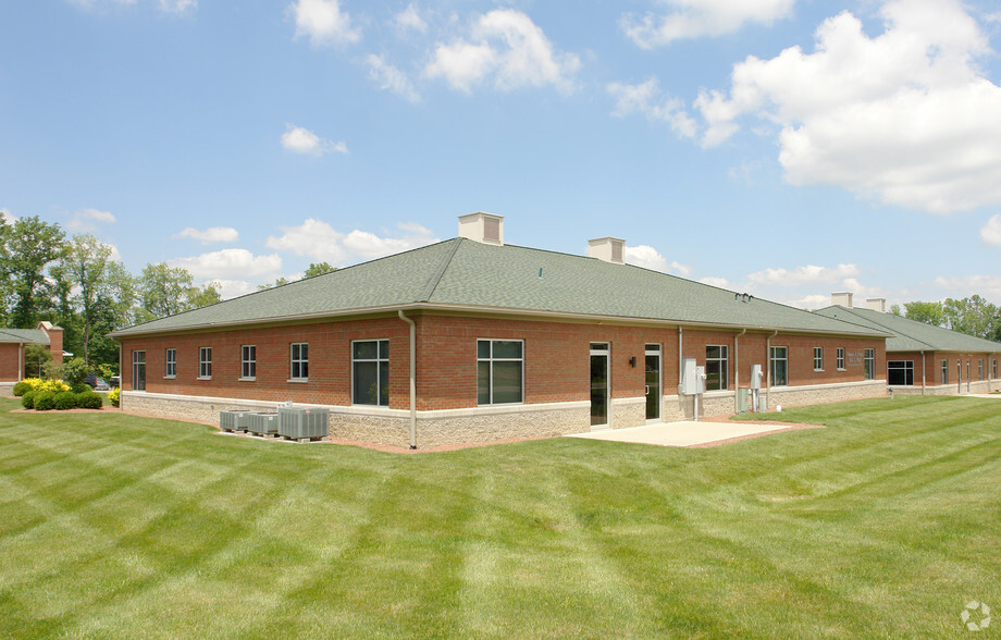 4035 Northpointe Dr, Zanesville, OH for lease - Primary Photo - Image 1 of 7