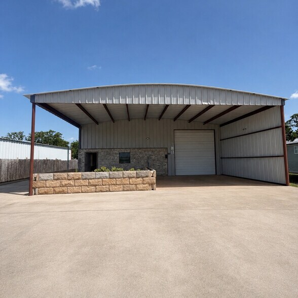 1350-1360 State Highway 71, Bastrop, TX à louer - Photo du bâtiment - Image 2 de 14