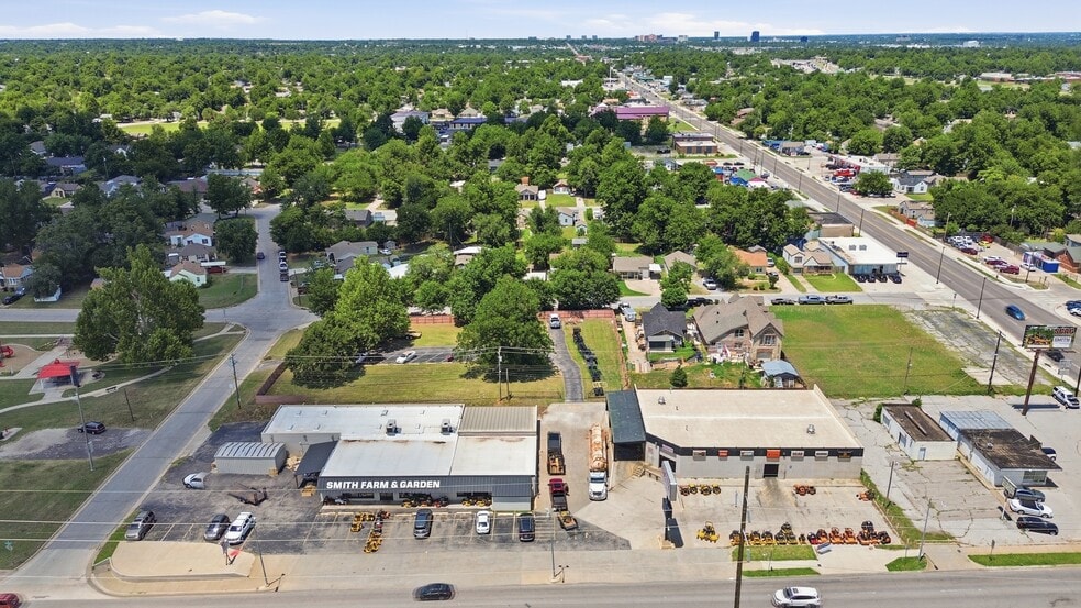 3717-3733 NW 10th portfolio of 2 properties for sale on LoopNet.ca - Aerial - Image 1 of 7