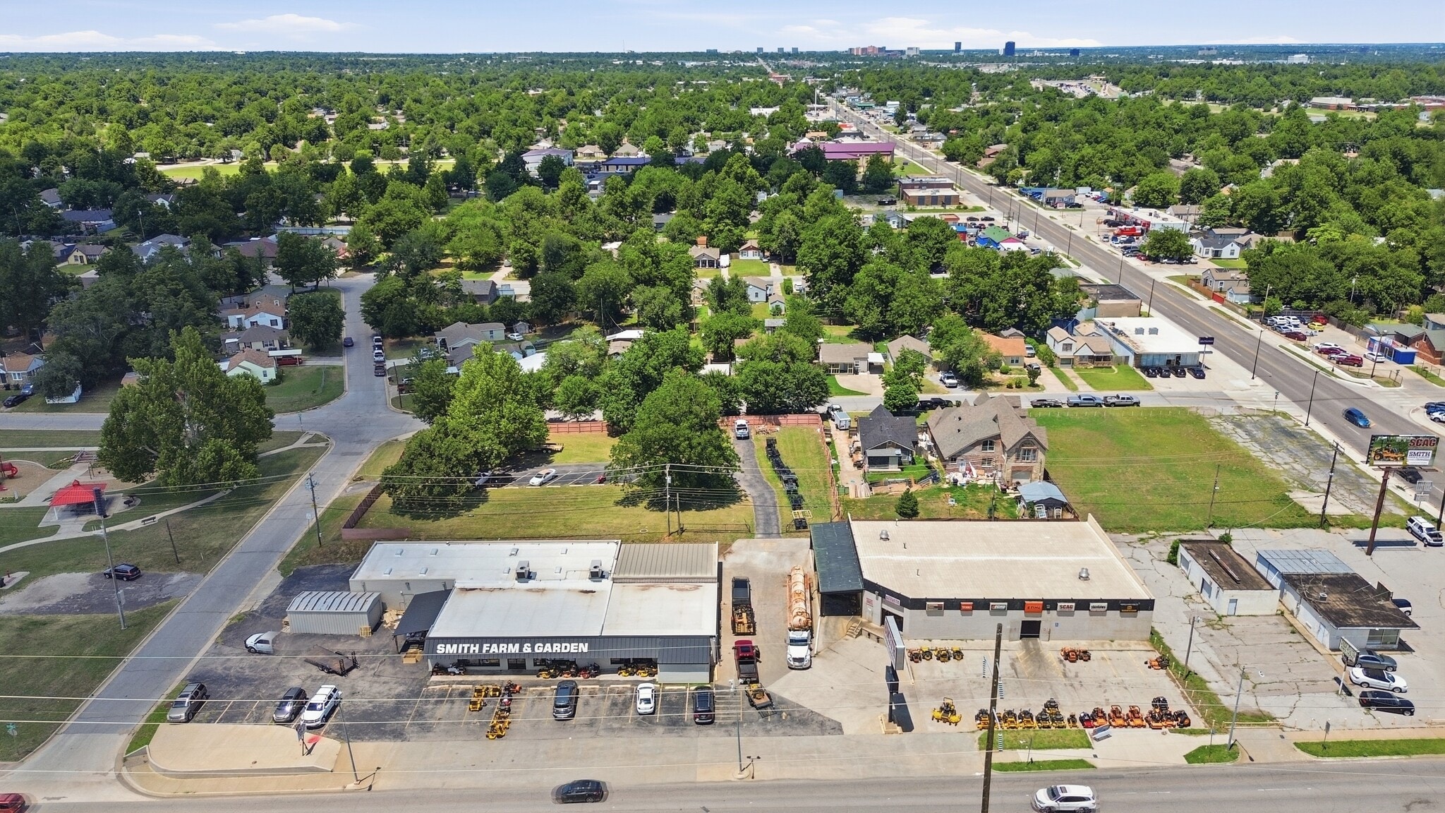 3717-3733 NW 10th portefeuille de 2 propriétés à vendre sur LoopNet.ca Aérien- Image 1 de 8