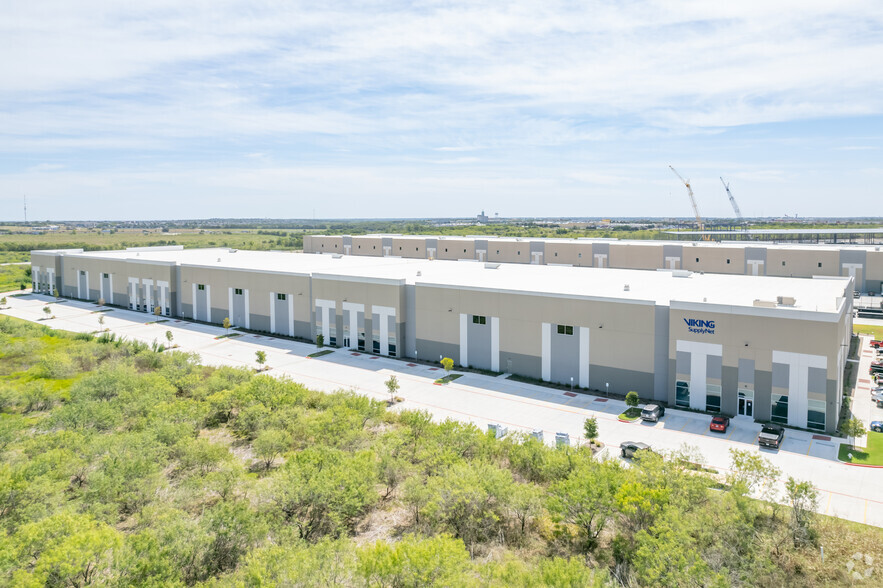 19200 Marketplace Ave, Kyle, TX for lease - Building Photo - Image 3 of 4