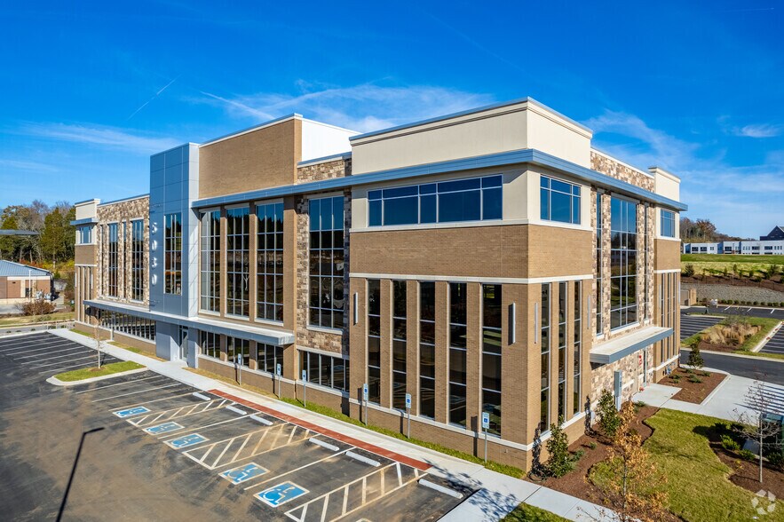 5030 Carothers Pky, Franklin, TN à louer - Photo du bâtiment - Image 3 de 13