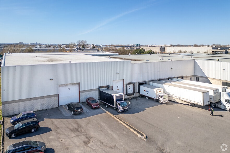 1415 32e Avenue, Montréal, QC à louer - Photo du bâtiment - Image 3 de 7