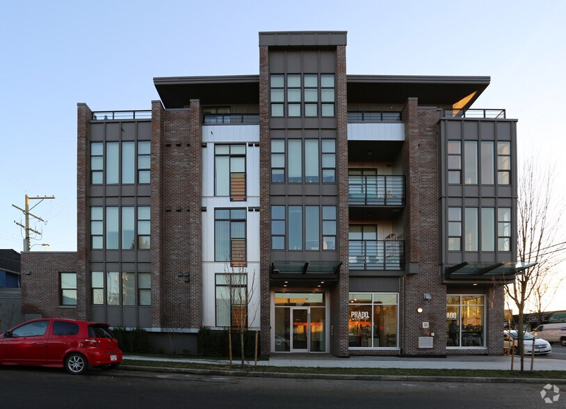 708 E 26th Ave, Vancouver, BC à vendre - Photo du bâtiment - Image 1 de 18