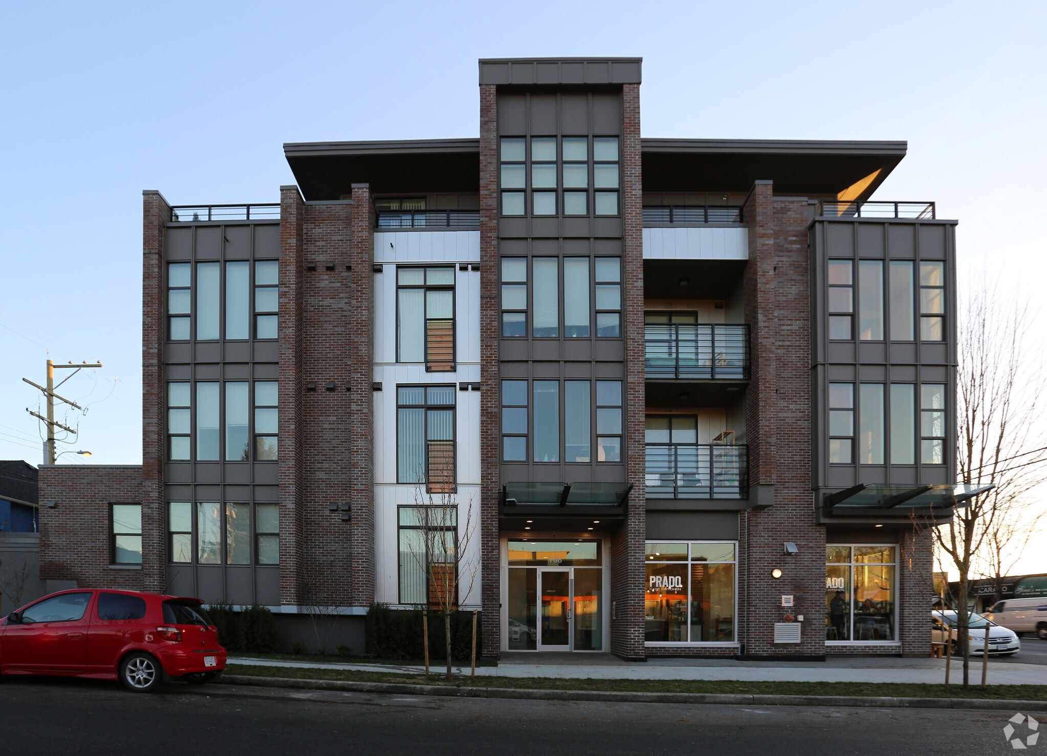 708 E 26th Ave, Vancouver, BC à vendre Photo du bâtiment- Image 1 de 19