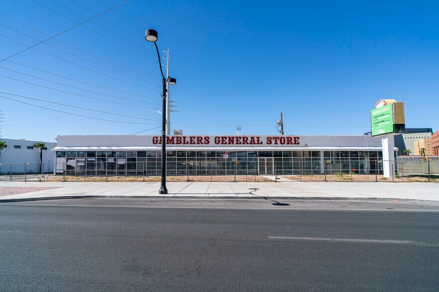 800 S Main St, Las Vegas, NV à vendre - Photo du bâtiment - Image 1 de 9