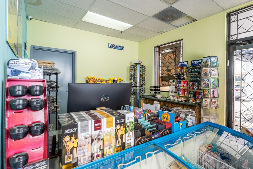 870 S Citrus Ave, Azusa, CA à vendre - Photo du bâtiment - Image 3 de 16