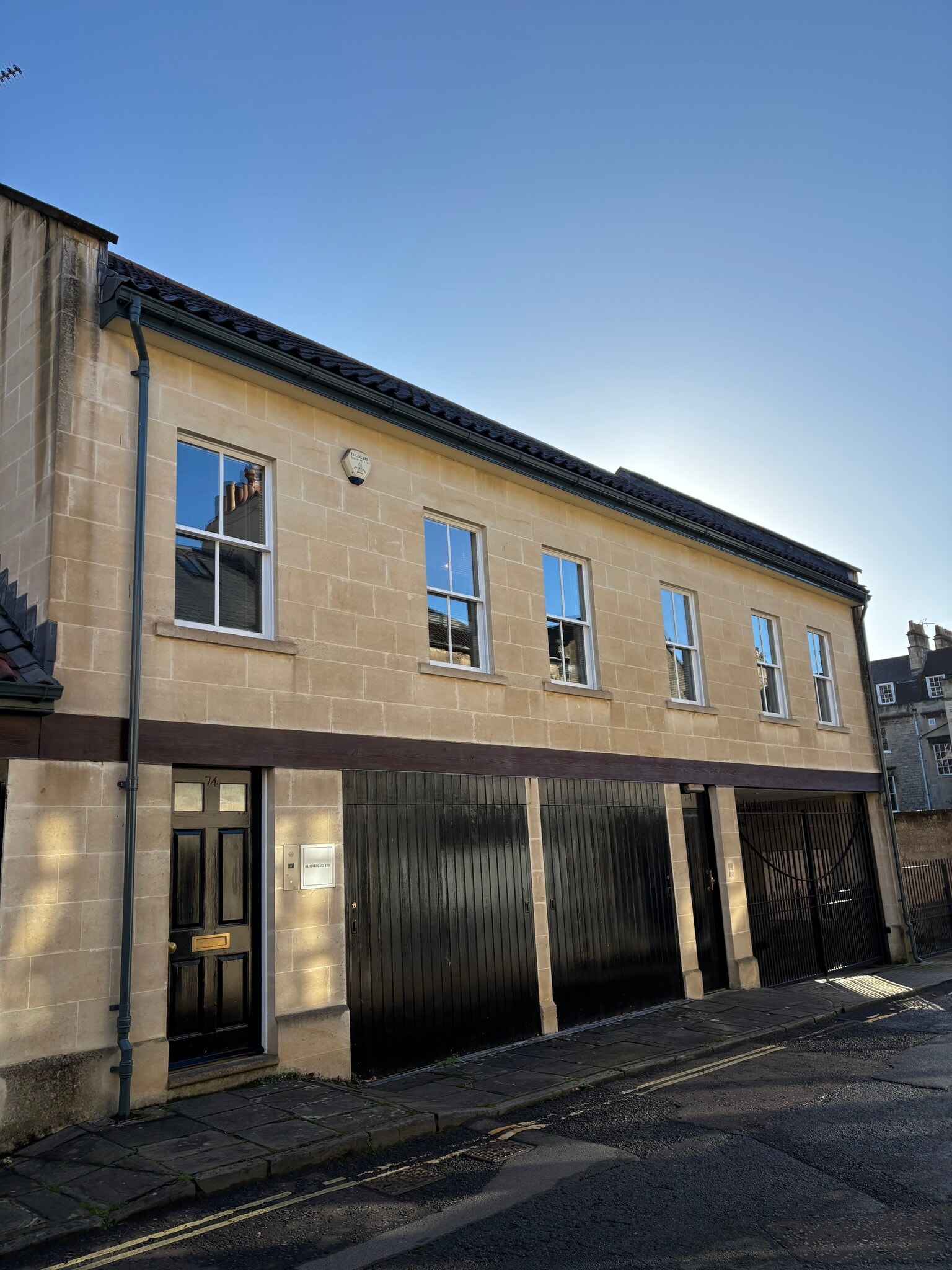 74 Circus Mews, Bath for lease Primary Photo- Image 1 of 5