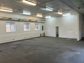 2043 Highway 70 W, Dickson, TN for lease Interior Photo- Image 2 of 6