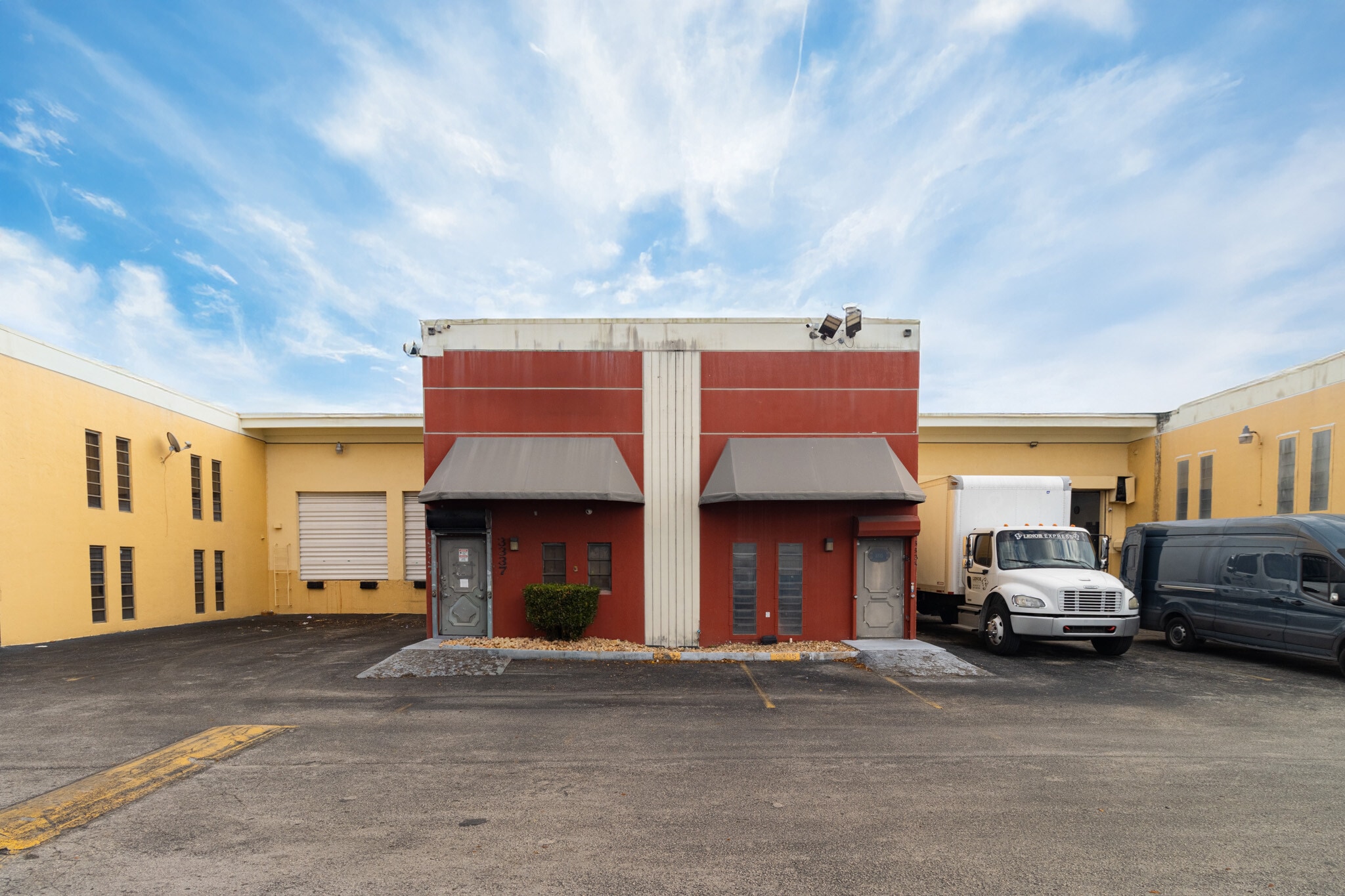 3337 NW 74th Ave, Miami, FL for lease Building Photo- Image 1 of 30