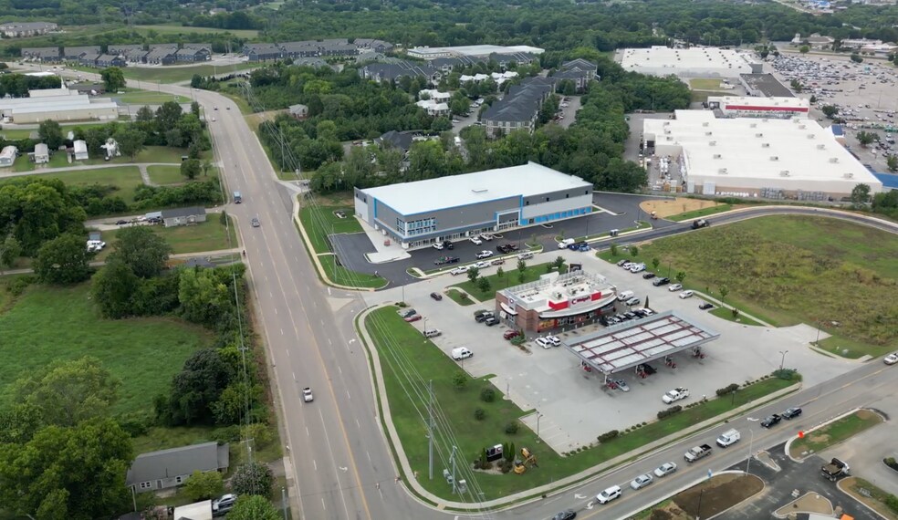 1136 Middlesettlements Dr, Alcoa, TN à louer - Photo du bâtiment - Image 3 de 12