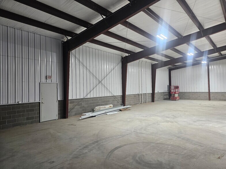 2740 Old Austin Peay Hwy, Memphis, TN à louer - Photo du bâtiment - Image 2 de 12