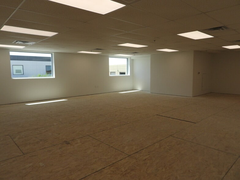 930-938 Empire Mesa Way, Henderson, NV for lease - Interior Photo - Image 2 of 5