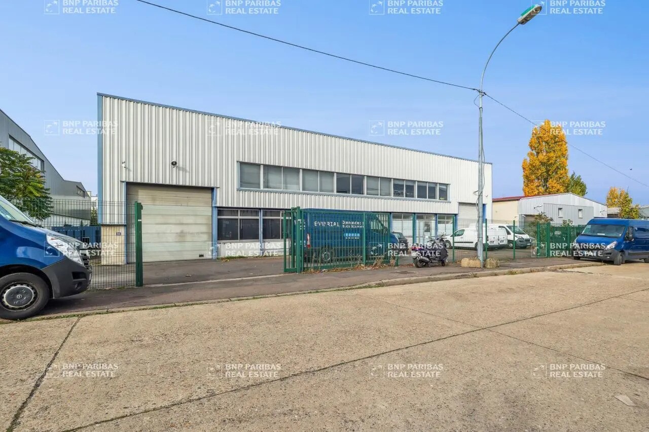Flex in Morangis for lease Building Photo- Image 1 of 12
