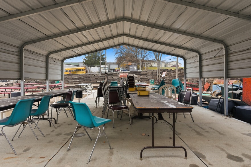 6310 Gilmore Ave, Omaha, NE for sale - Building Photo - Image 3 of 9