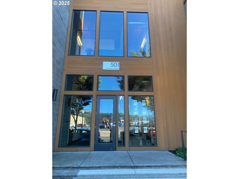 501 Portway Ave, Hood River, OR à louer - Photo principale - Image 2 de 7