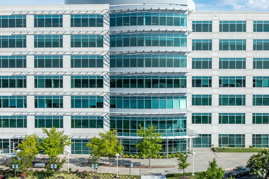 6841 Benjamin Franklin Dr, Columbia, MD à louer - Photo du bâtiment - Image 3 de 19