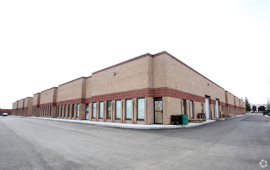 13 Edvac Dr, Brampton, ON for sale - Building Photo - Image 3 of 5