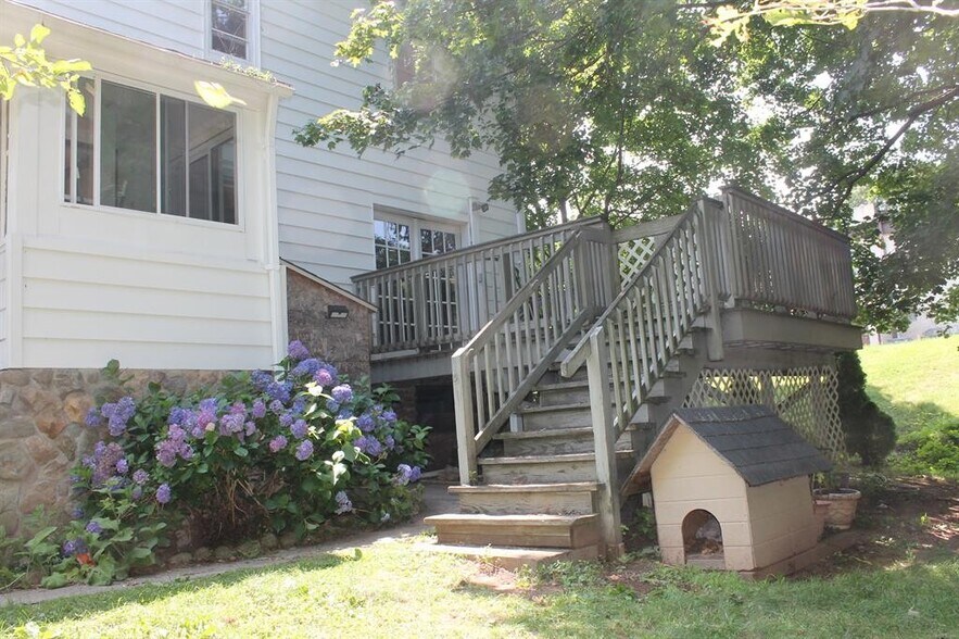26 Edgewood Pl, Meriden, CT à vendre - Photo du bâtiment - Image 3 de 7