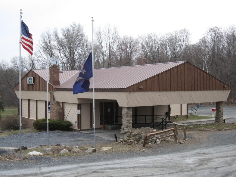 171 Old Schaghticoke Rd, Schaghticoke, NY for sale - Building Photo - Image 1 of 1