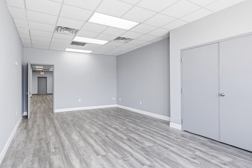1905 Bellmore Ave, Bellmore, NY à vendre - Photo du bâtiment - Image 3 de 24
