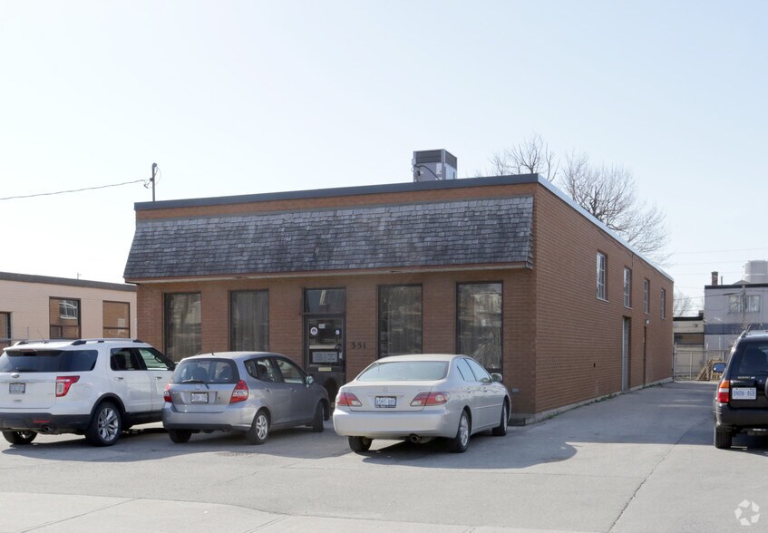 351 Olivewood Rd, Toronto, ON for lease - Building Photo - Image 2 of 2