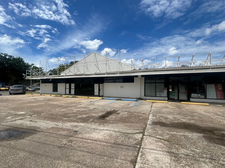 2300 Airline Dr, Kenner, LA à vendre - Photo du bâtiment - Image 2 de 8