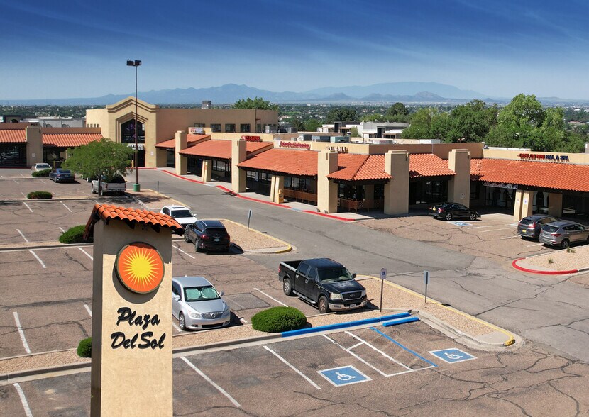 730 St Michaels Dr, Santa Fe, NM à louer - Photo du bâtiment - Image 1 de 13