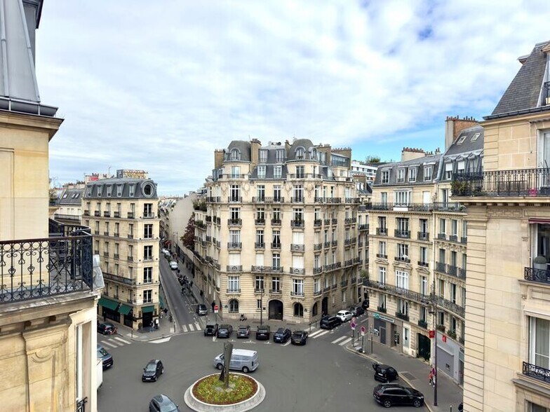 Office in Paris for lease - Building Photo - Image 3 of 22