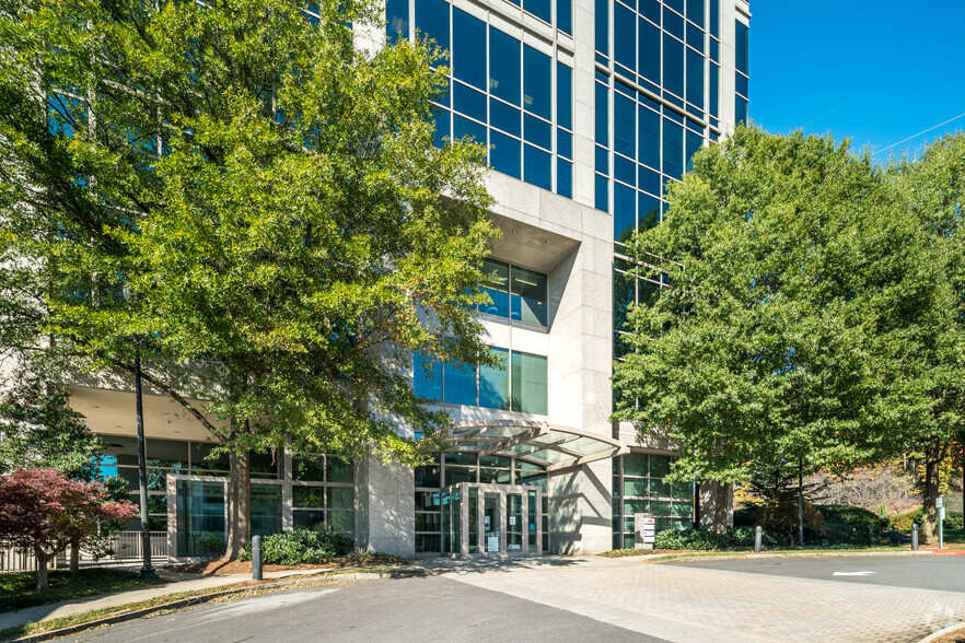 2018 Powers Ferry Rd SE, Atlanta, GA for lease - Building Photo - Image 3 of 8