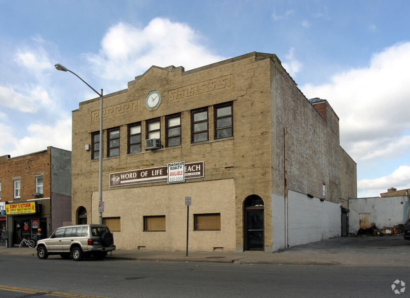 14-16 Brooklyn Ave, Freeport, NY for sale - Primary Photo - Image 1 of 1