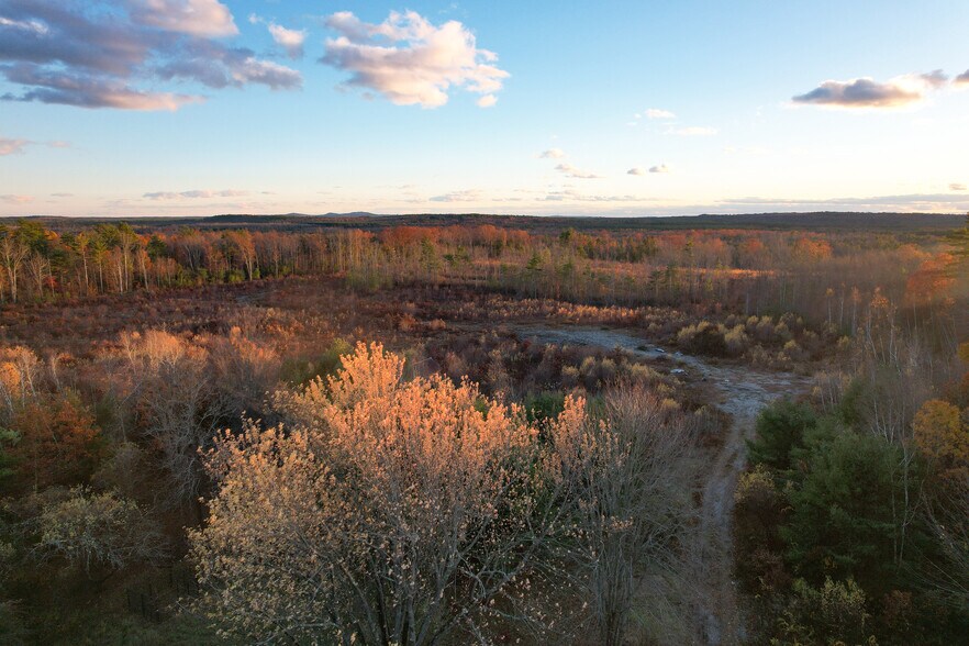 17 Old Airport Rd, Sanford, ME for sale - Building Photo - Image 1 of 4