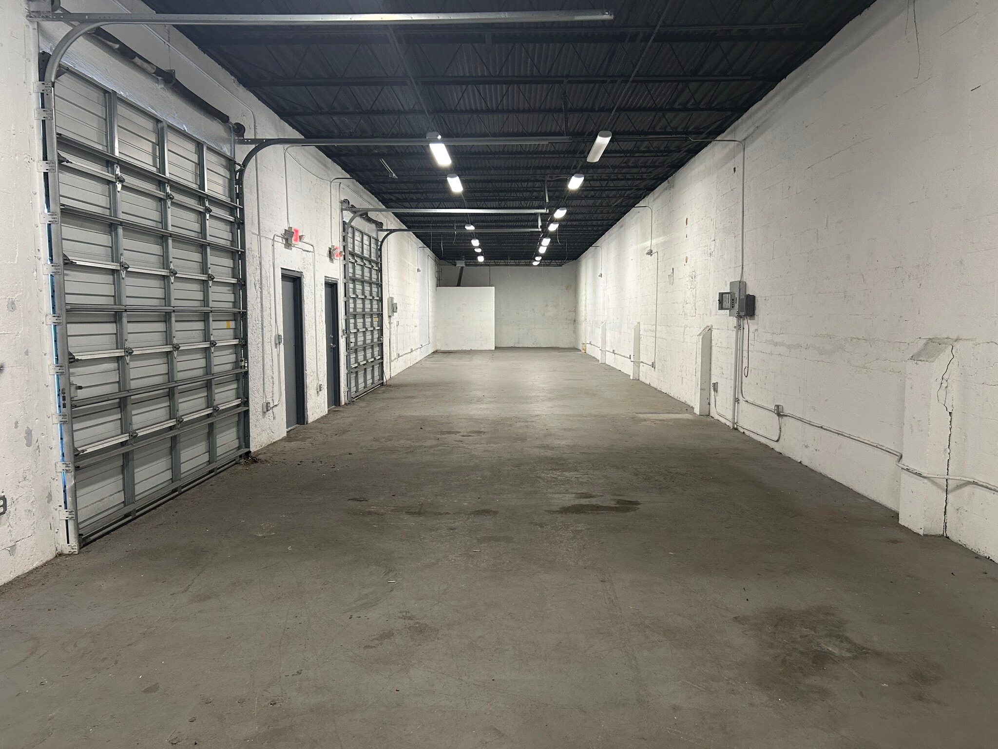 1661 N Dixie Hwy, Pompano Beach, FL for lease Interior Photo- Image 1 of 2