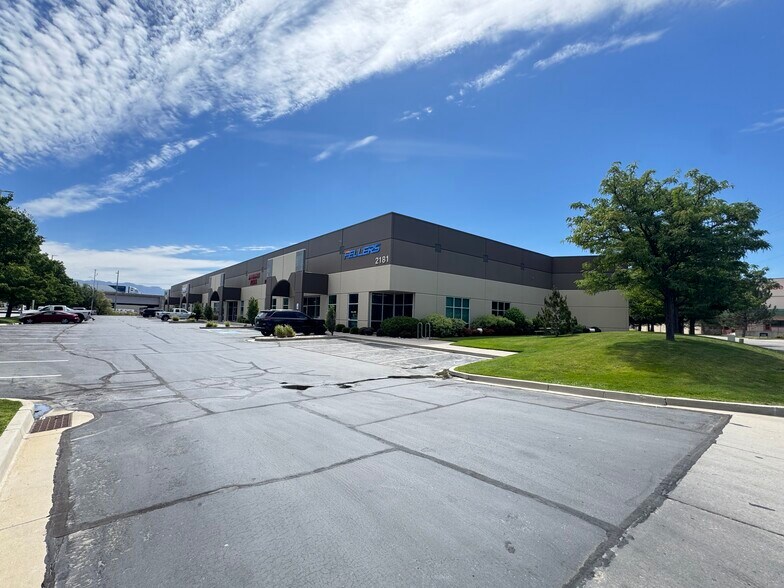 2181 W California Ave, Salt Lake City, UT à louer - Photo du bâtiment - Image 2 de 8