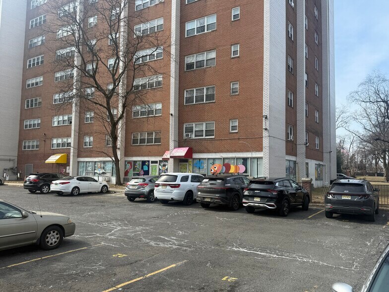 39 E 39th St, Paterson, NJ à vendre - Photo du bâtiment - Image 2 de 5