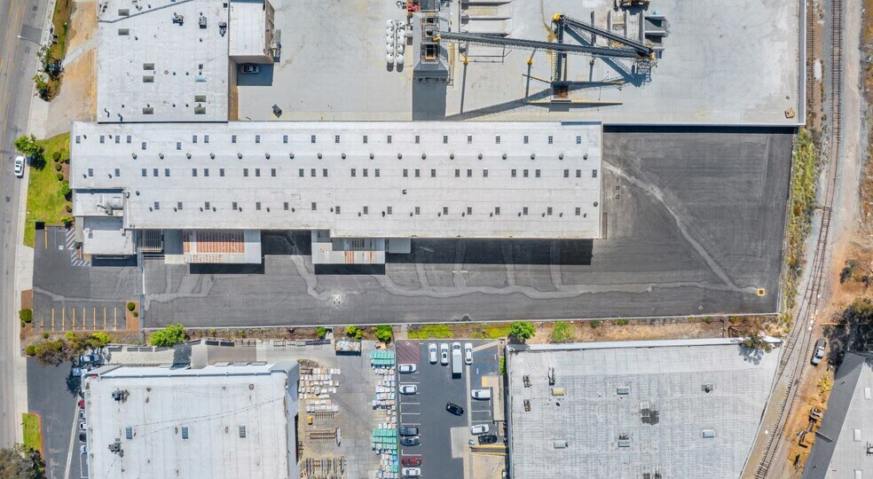 7455-7465 Carroll Rd, San Diego, CA à louer - Photo du bâtiment - Image 2 de 5